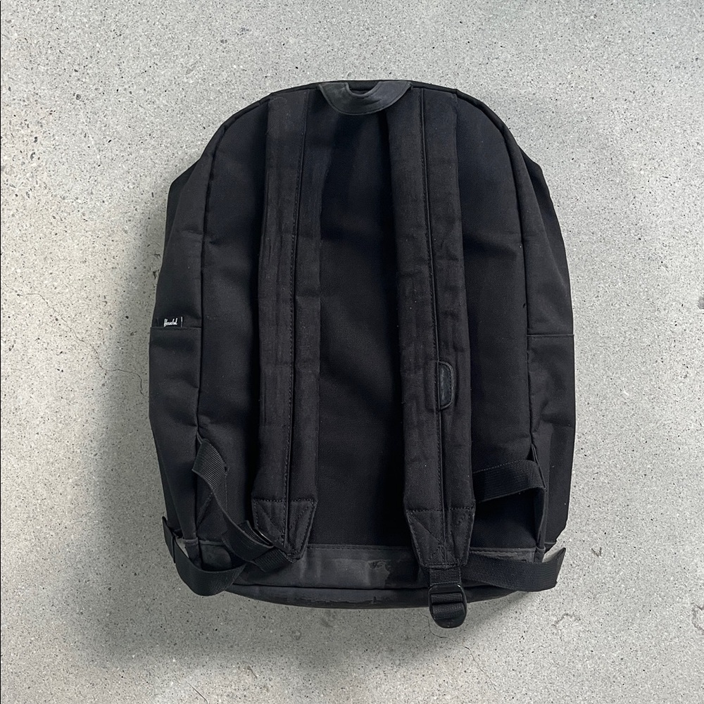 Herschel Backpack - Picture 2 of 9